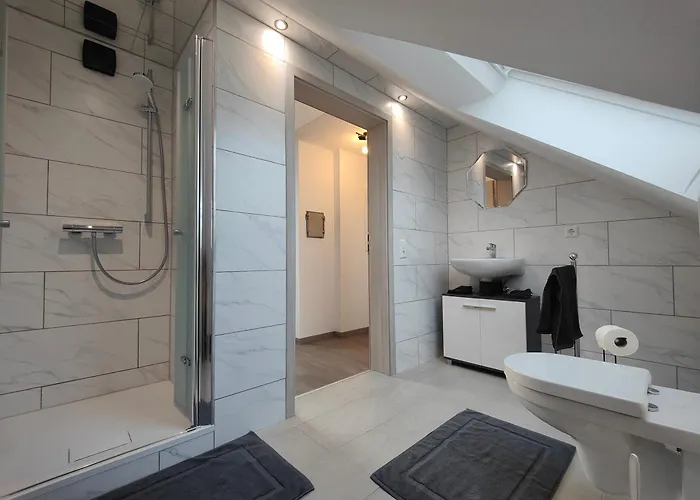 Monteurwohnung Pilot Lounge * Holzkirch